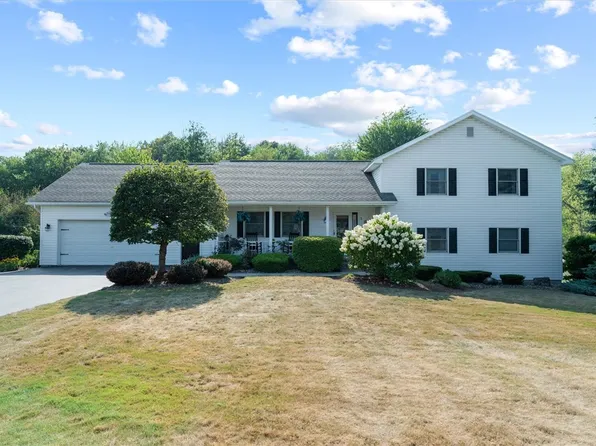 3 Meadow Ln, Auburn, NY 13021