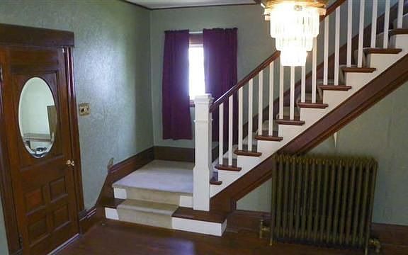5th image of 507 Saint Olaf Ave N