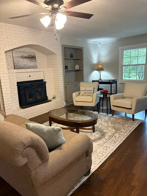 W Ellison Dr