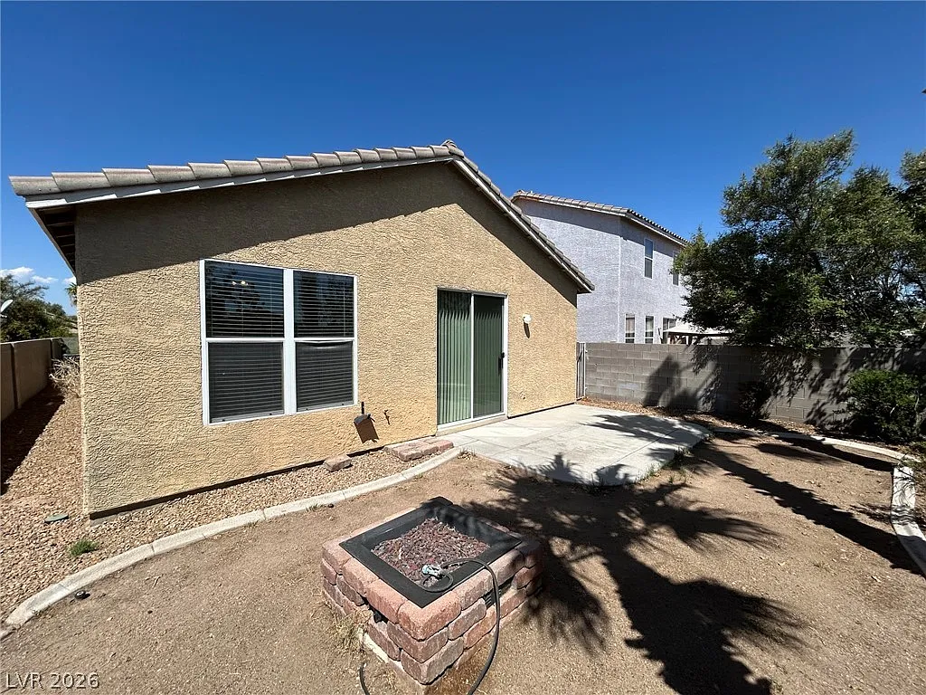 3 bed, 2.0 bath, 1183 sqft, $1,699 — Photo 4