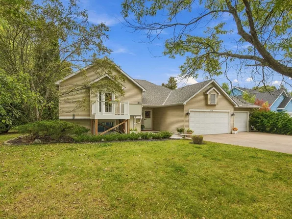 7596 216th St N, Forest Lake, MN 55025