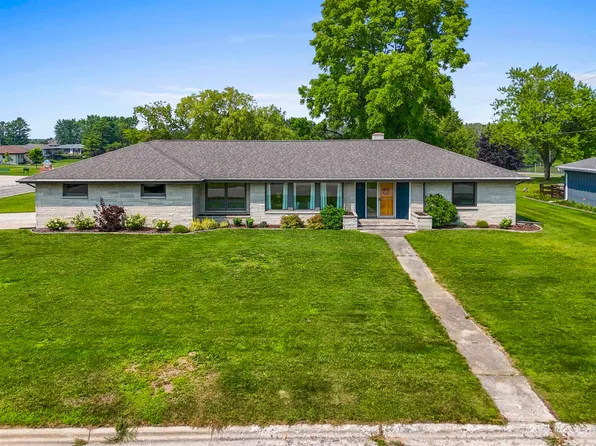 325 W Greenfield Ave, Algoma, WI 54201