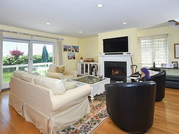 4th image of 61 Seaview Ave APT 4