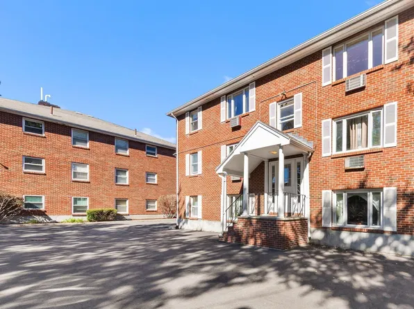 112 Decatur St APT 8, Arlington, MA 02474