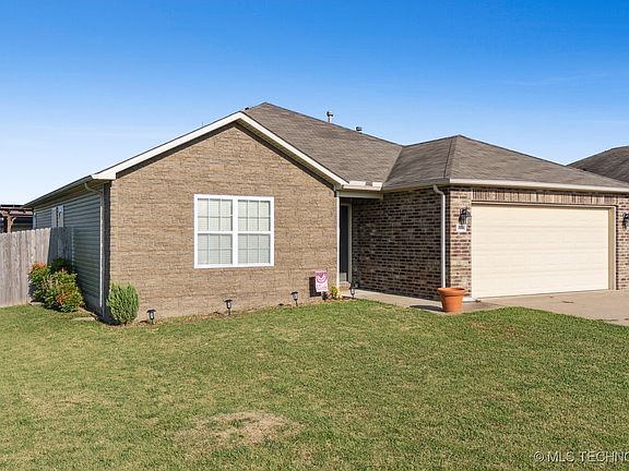 3rd image of 25081 S Brook Ln