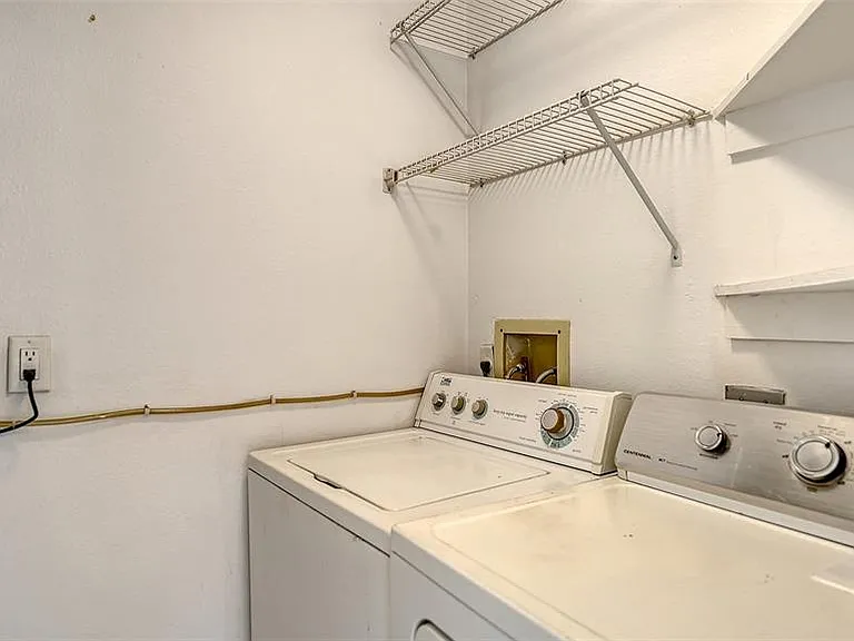 5010 Barrington Cir #2001 — Photo 35