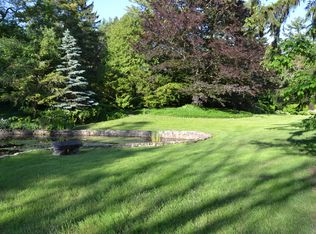 197 Lakeside Dr SE, East Grand Rapids, MI 49506