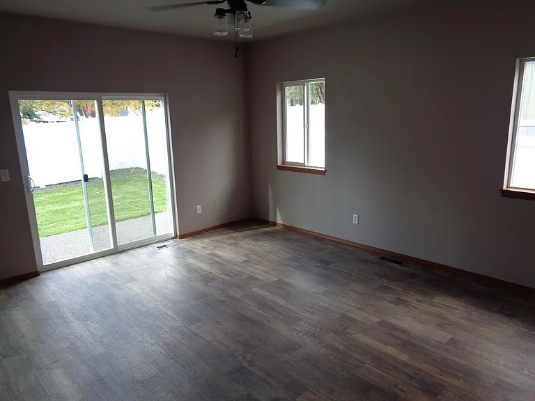 110 N 44th Ave — Photo 13