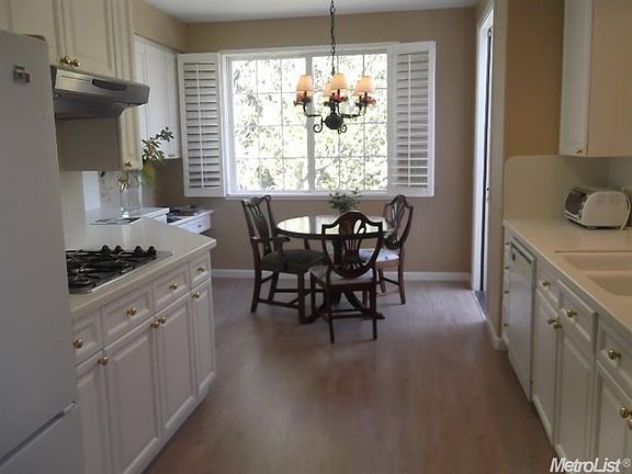 4th image of 3617 Saint Andrews Dr