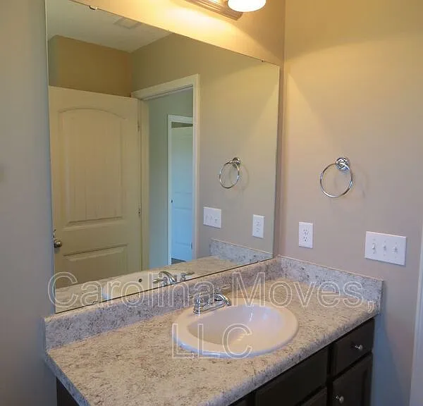 454 Peaksview Dr — Photo 9