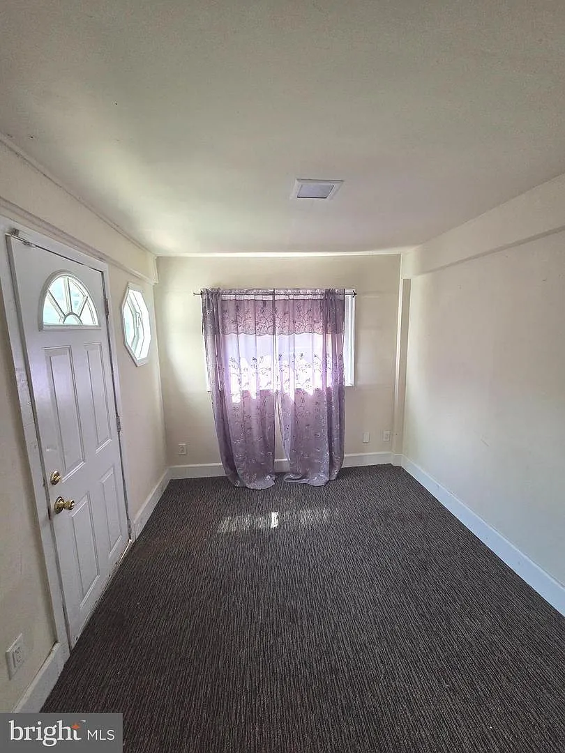 2 bed, 900 sqft, $1,450 — Photo 2