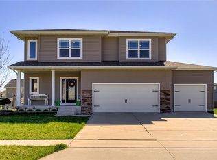 2405 SE Florence Dr, Waukee, IA 50263