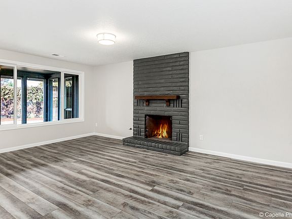 3rd image of 3883 SE Oak Ct