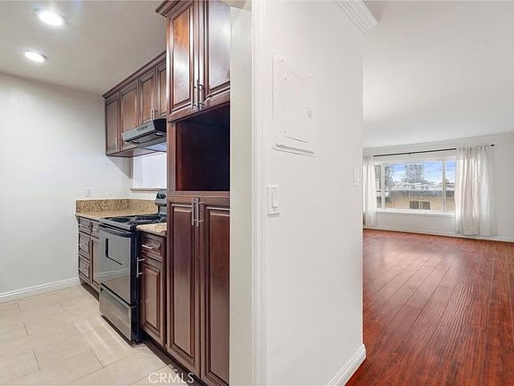 5th image of 14335 Huston St APT 204