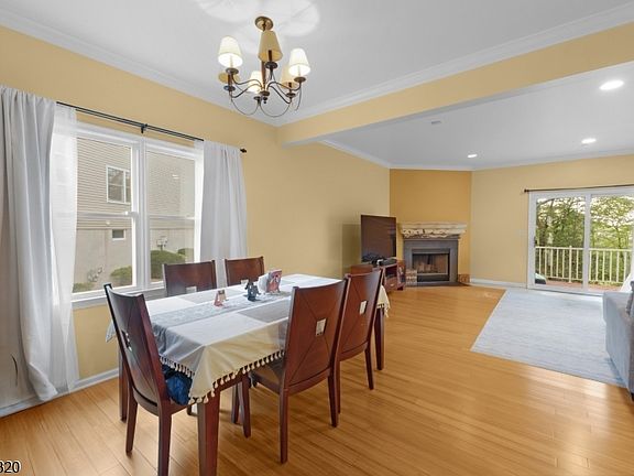 5th image of 84 Autumn Ridge Rd