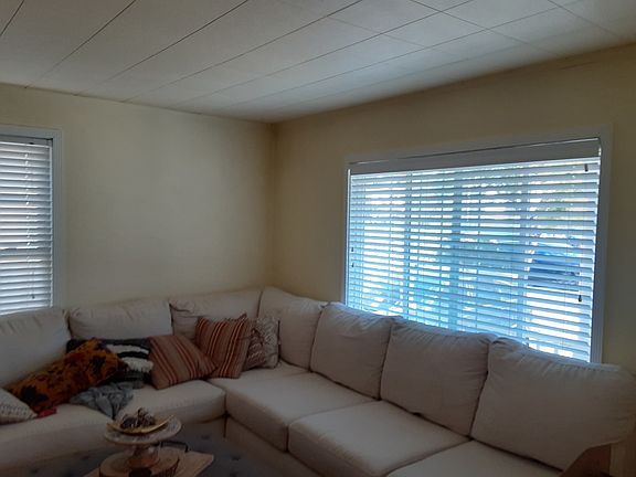 5th image of 647 N Delaware St