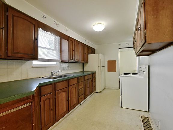 4th image of 1321 Wyllys St