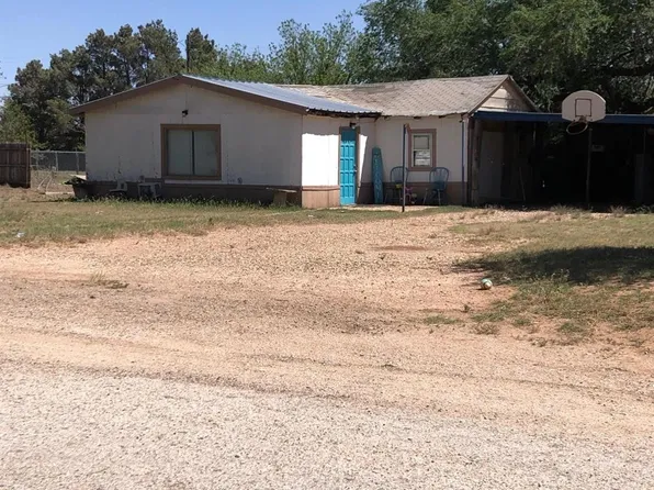 1213 S 2nd St, Tahoka, TX 79373