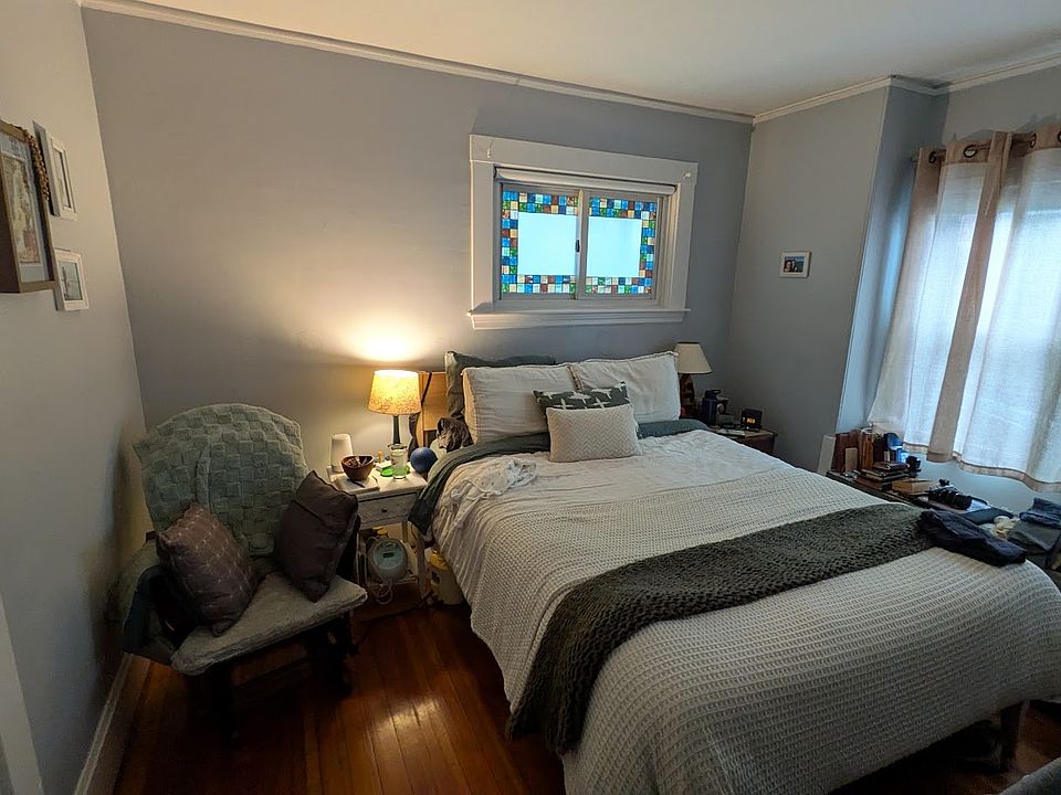 King size bedroom