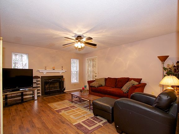2nd image of 23A Meadowood Glen Way