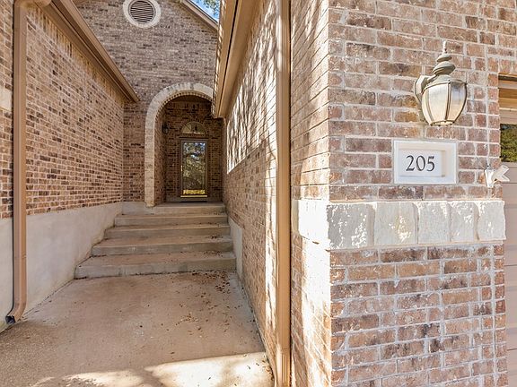 4th image of 205 E Creekview Dr