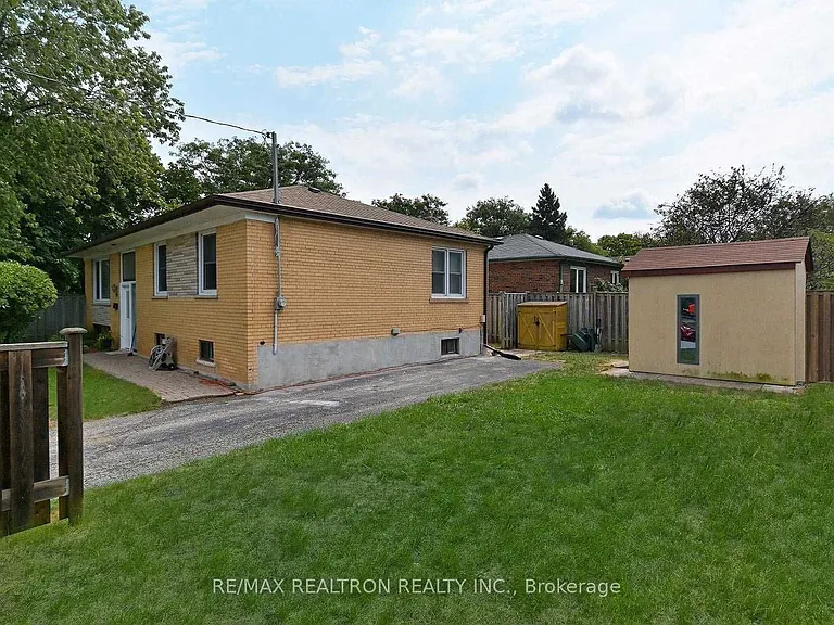 330 Gells Rd #LOWER — Photo 9