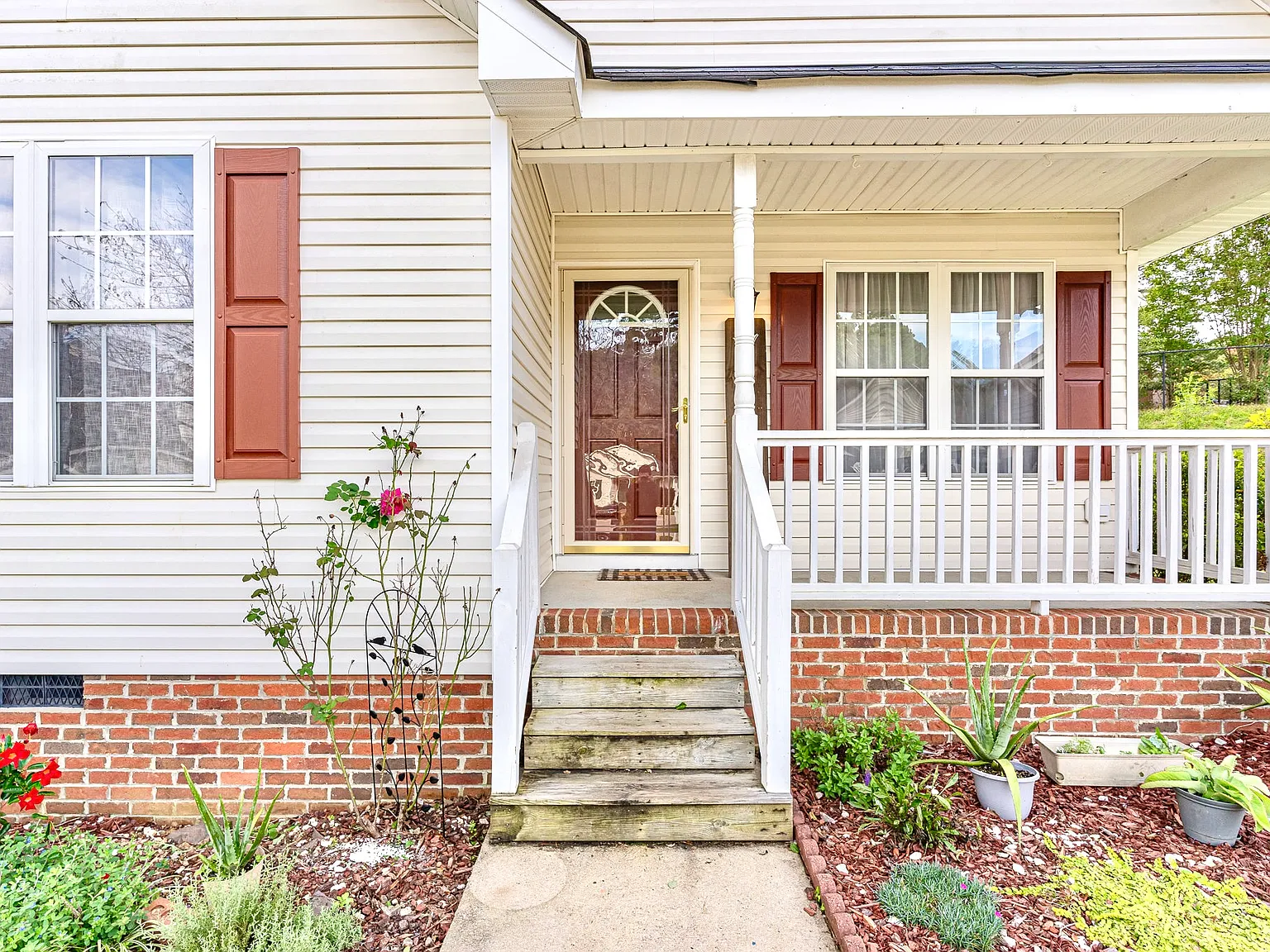 3 bed, 1168 sqft, $1,800 — Photo 4