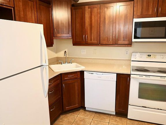 3rd image of 2704 NW 1st Ave