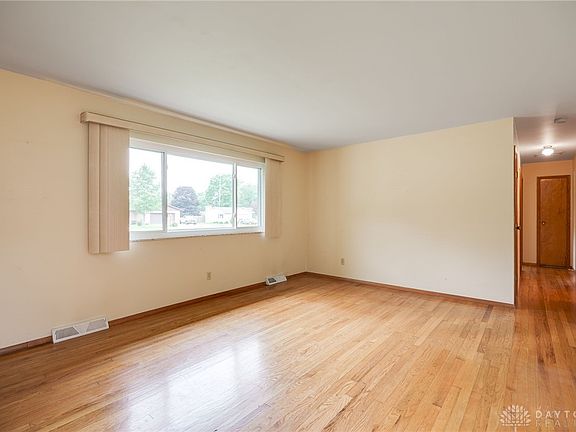 5th image of 8866 Meadowlark Dr