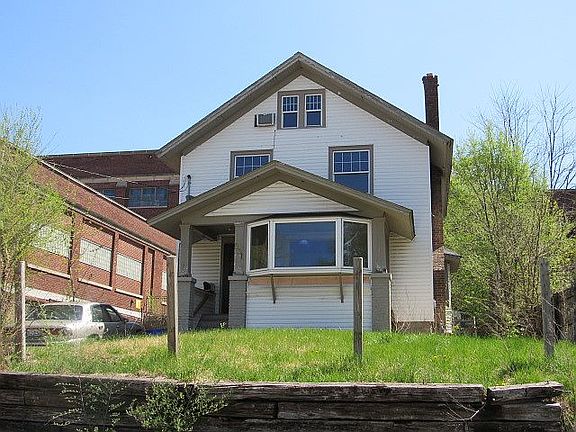 2nd image of 931 N Winnebago St
