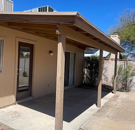 HO1042 patio_04122023