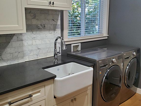 4th image of 19 Kensington Dr