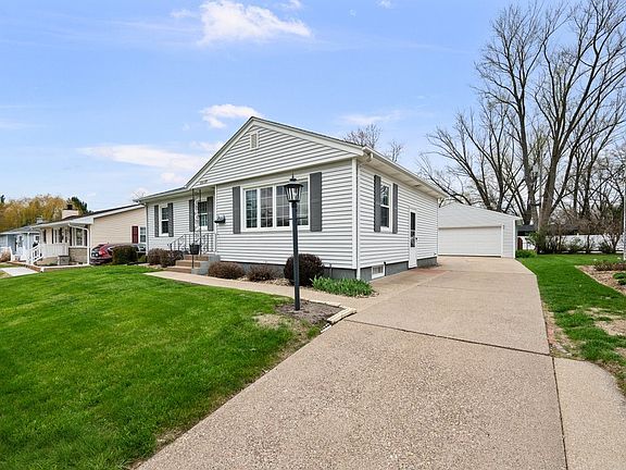 2nd image of 3017 37th Ave