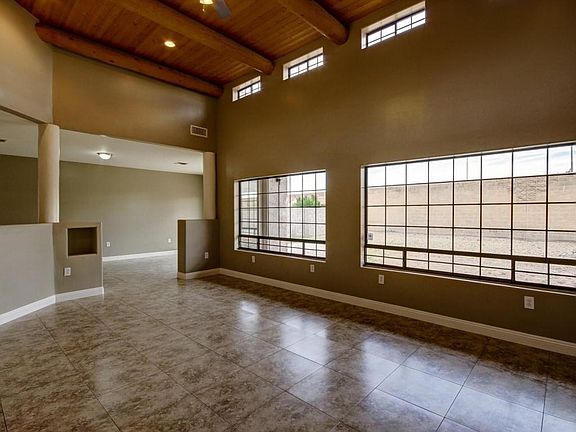 5th image of 3626 W Menadota Dr