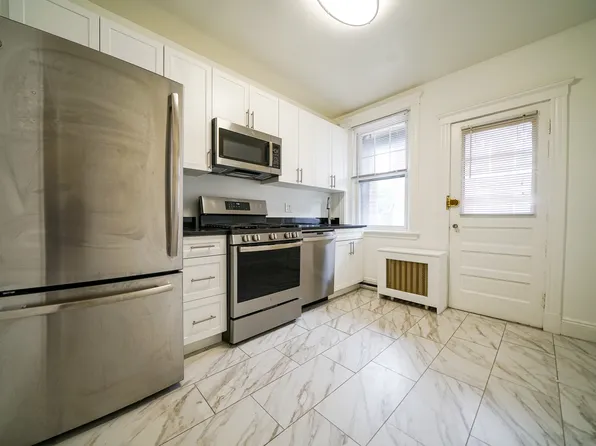 58 Selkirk Rd APT 12, Boston, MA 02135
