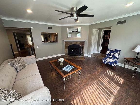 5th image of 2410 Mount Hope Rd