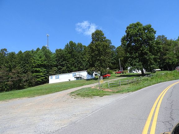 3rd image of 30 Estates Dr