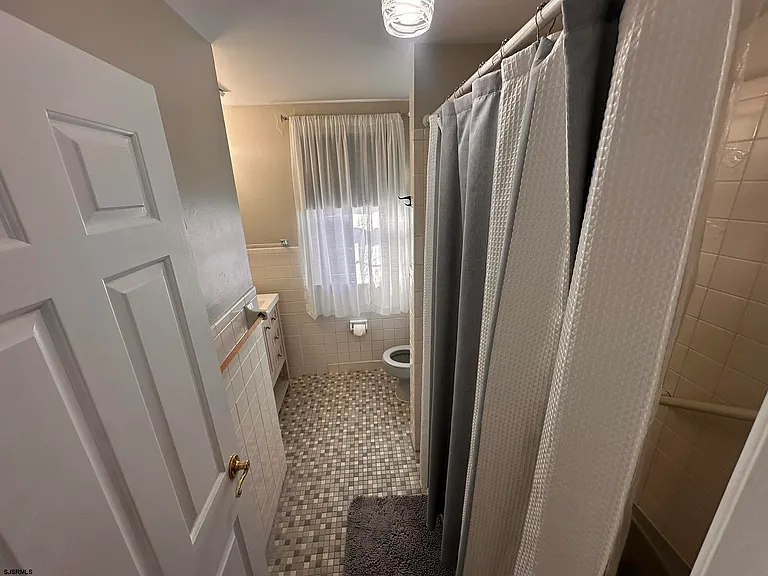 611 N Delavan Ave — Photo 13
