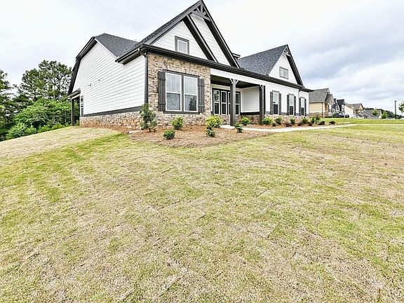 2nd image of 115 Oakleigh Manor Dr
