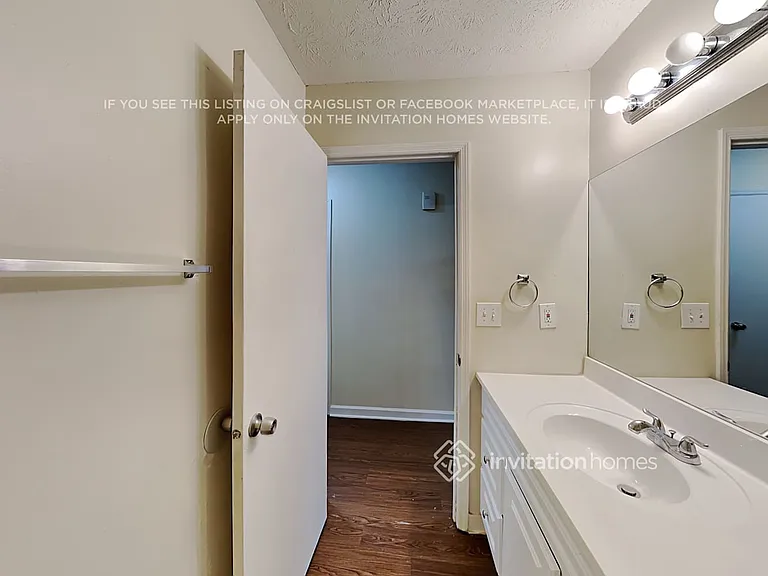 614 Oxford Hall Dr — Photo 16