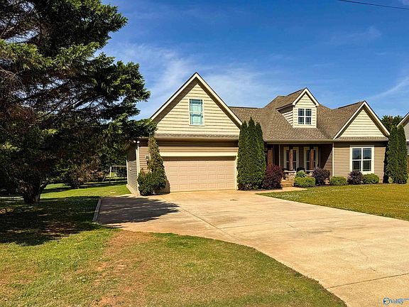2nd image of 124 Kema Dr