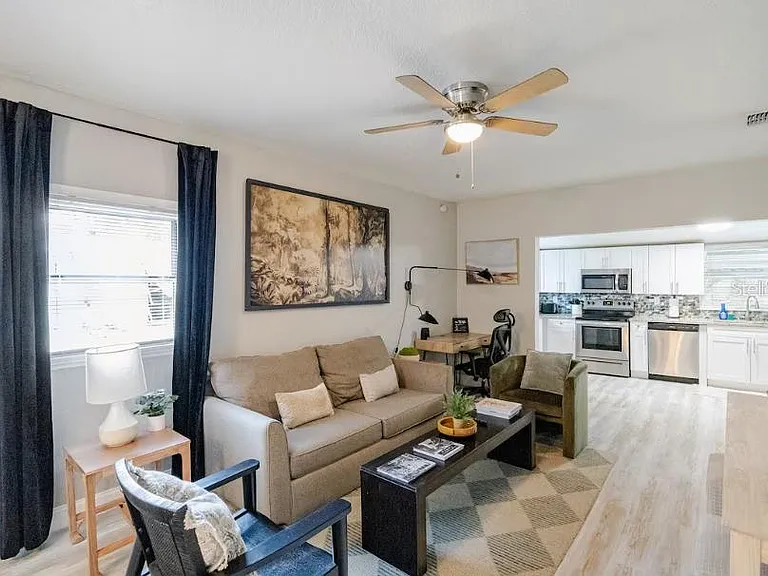 8311 N Newport Ave — Photo 3