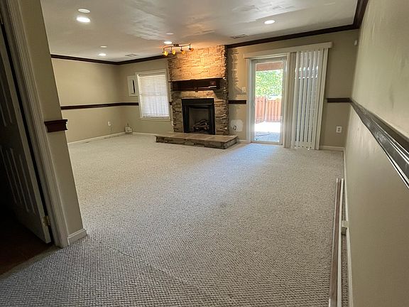 4th image of 5319 Lake Cove Ct