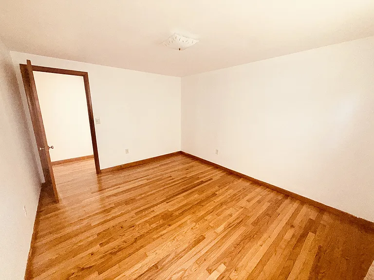 25 1/2 Thurston Ave #B — Photo 12