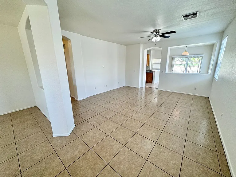 19 S 119th Ave — Photo 5