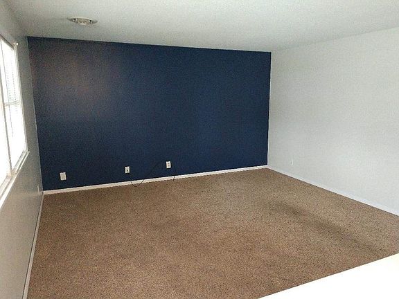 3rd image of 2600 W Yorkshire Dr
