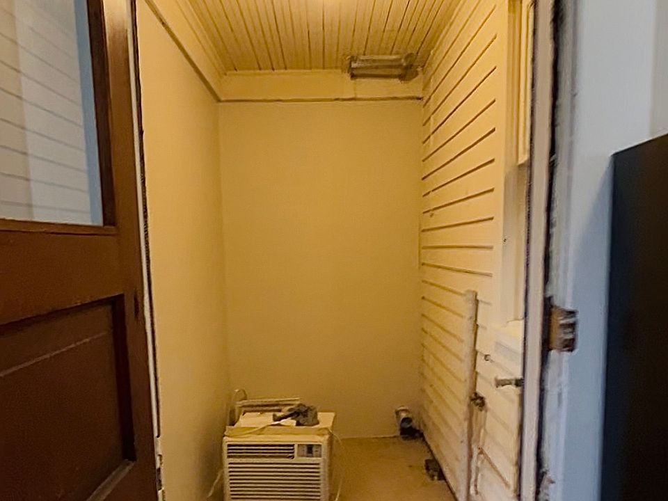 Laundry and additional storage area