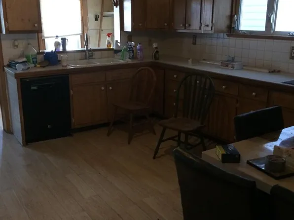 12 E Hazard St, Summit Hill, PA 18250