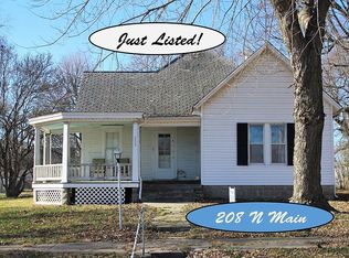 208 N Main St, Corder, MO 64021