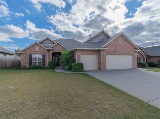 9016 NW 82nd St, Yukon, OK 73099